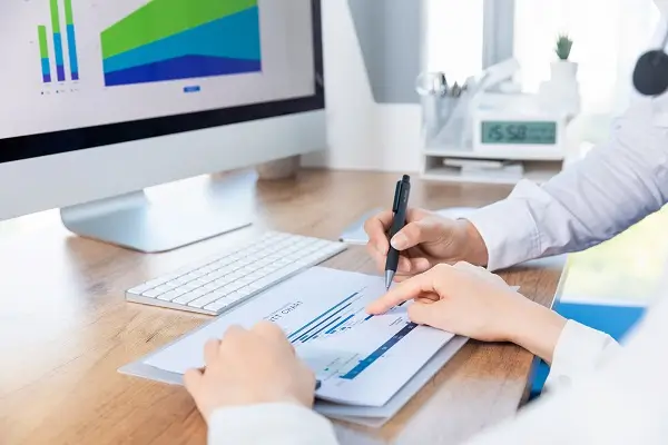 学法律属于什么学校的